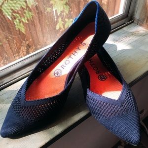 Rothy’s size 7.5 Navy Point Flats